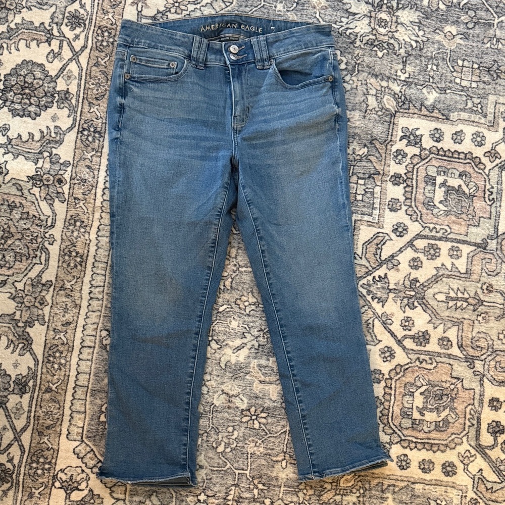 American Eagle Outfitters Women's Light Blue Cropped Jeans